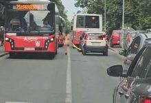 Photo of ŠOK PRIZOR U BEOGRADU! Devojka šeta ulicom G0LA KAO OD MAJKE ROĐENA, ljudi besni: “Kako te nije sramota, DECA TE GLEDAJU” (FOTO)