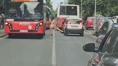 Photo of ŠOK PRIZOR U BEOGRADU! Devojka šeta ulicom G0LA KAO OD MAJKE ROĐENA, ljudi besni: “Kako te nije sramota, DECA TE GLEDAJU” (FOTO)